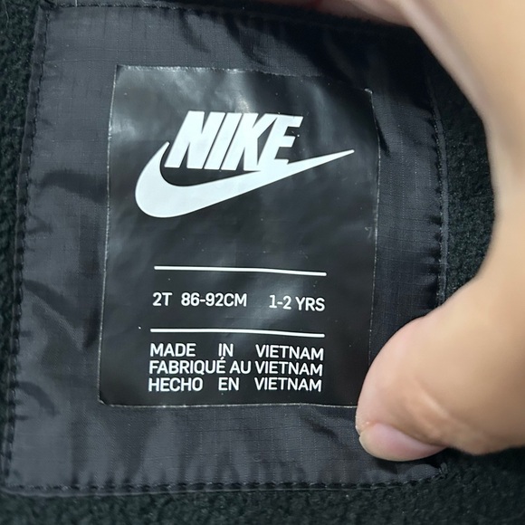 Nike Black light lined, fleece lined jacket. Size 2 (1-2) - Picture 8 of 10